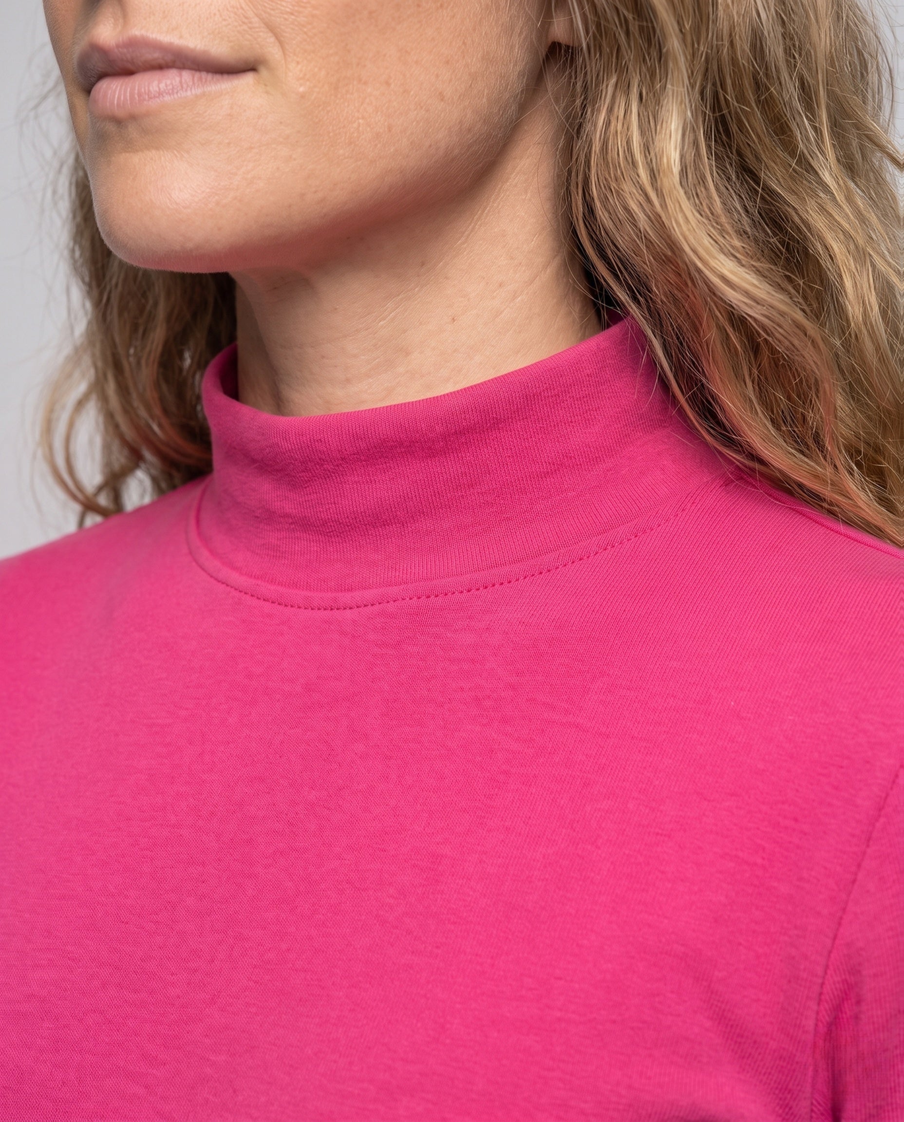 Women's Fitted Mock Neck Long Sleeve T Shirt