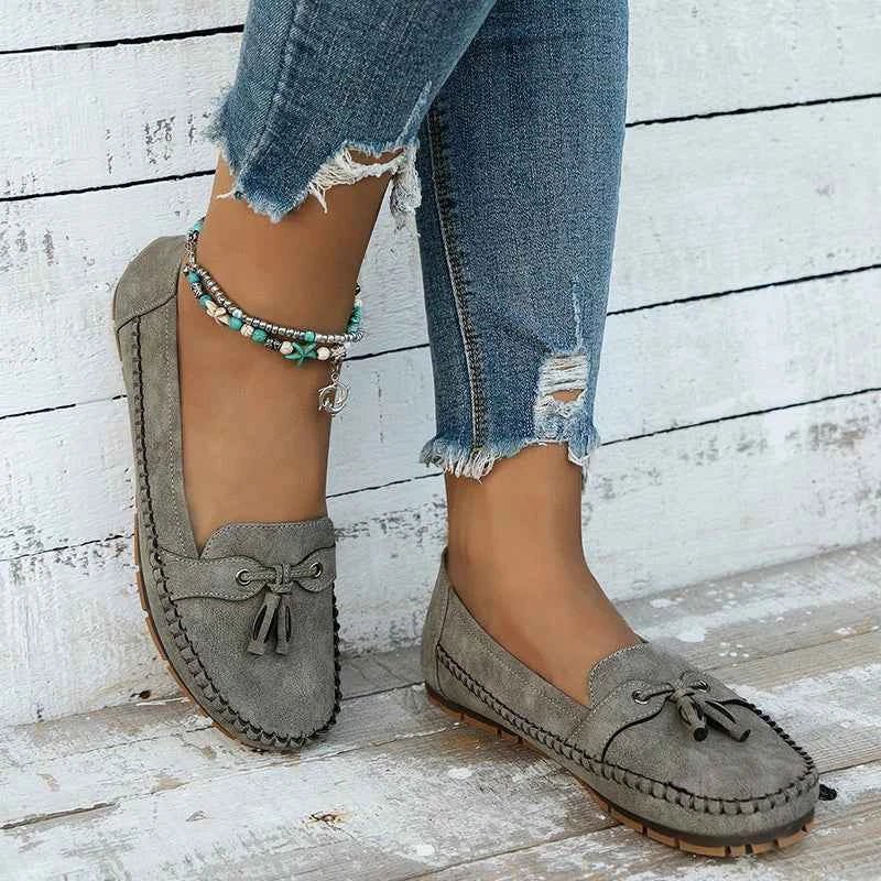 Roos | Suede Bow Loafers