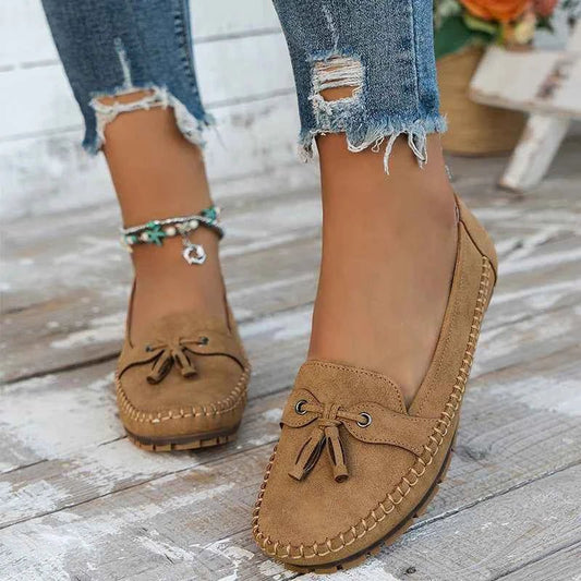 Roos | Suede Bow Loafers