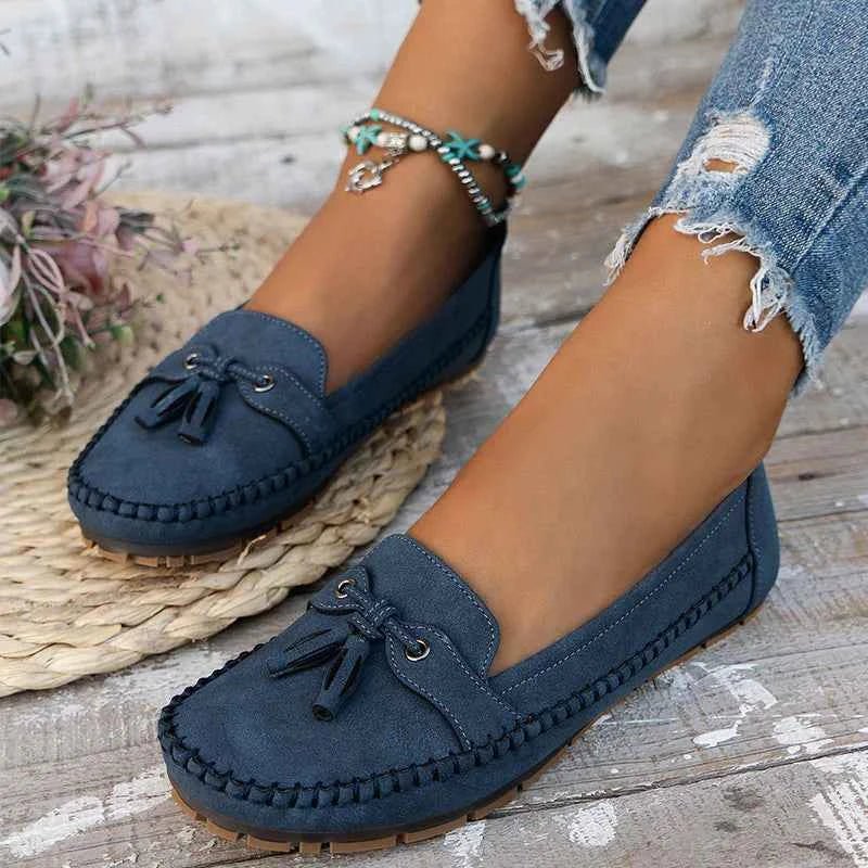 Roos | Suede Bow Loafers