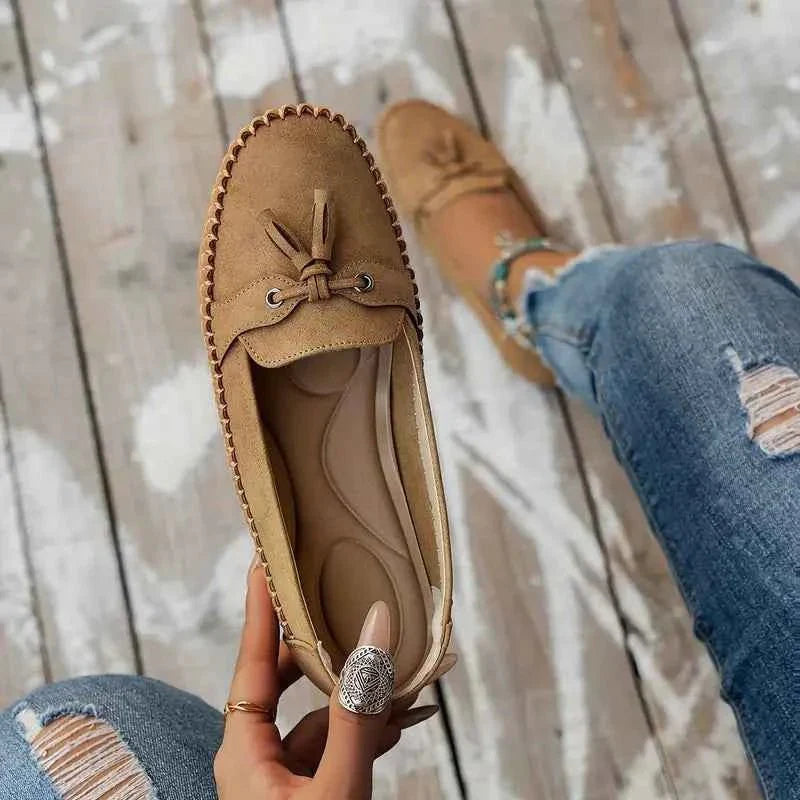 Roos | Suede Bow Loafers