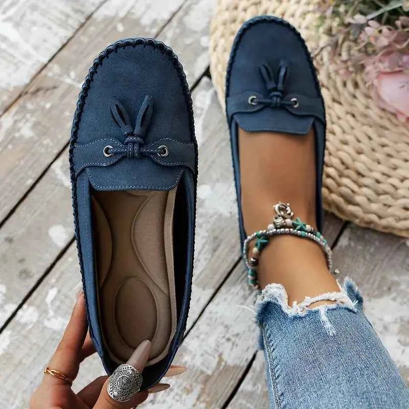 Roos | Suede Bow Loafers