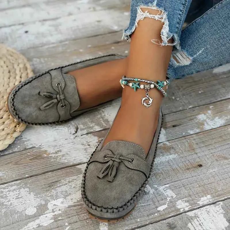 Roos | Suede Bow Loafers