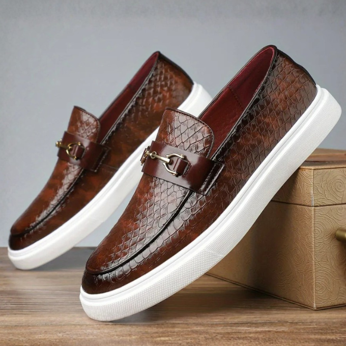 Men's Textured Buckle Loafers