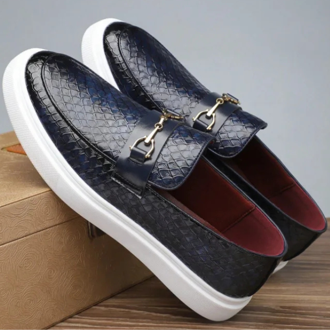 Men's Textured Buckle Loafers