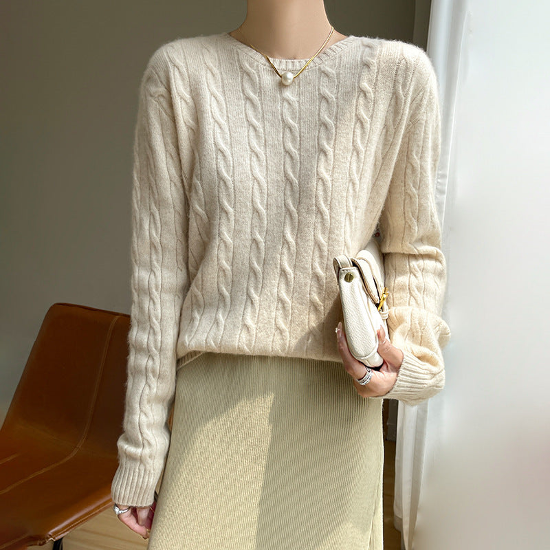 Women's Cable Knit Crew Neck Sweater in Oatmeal