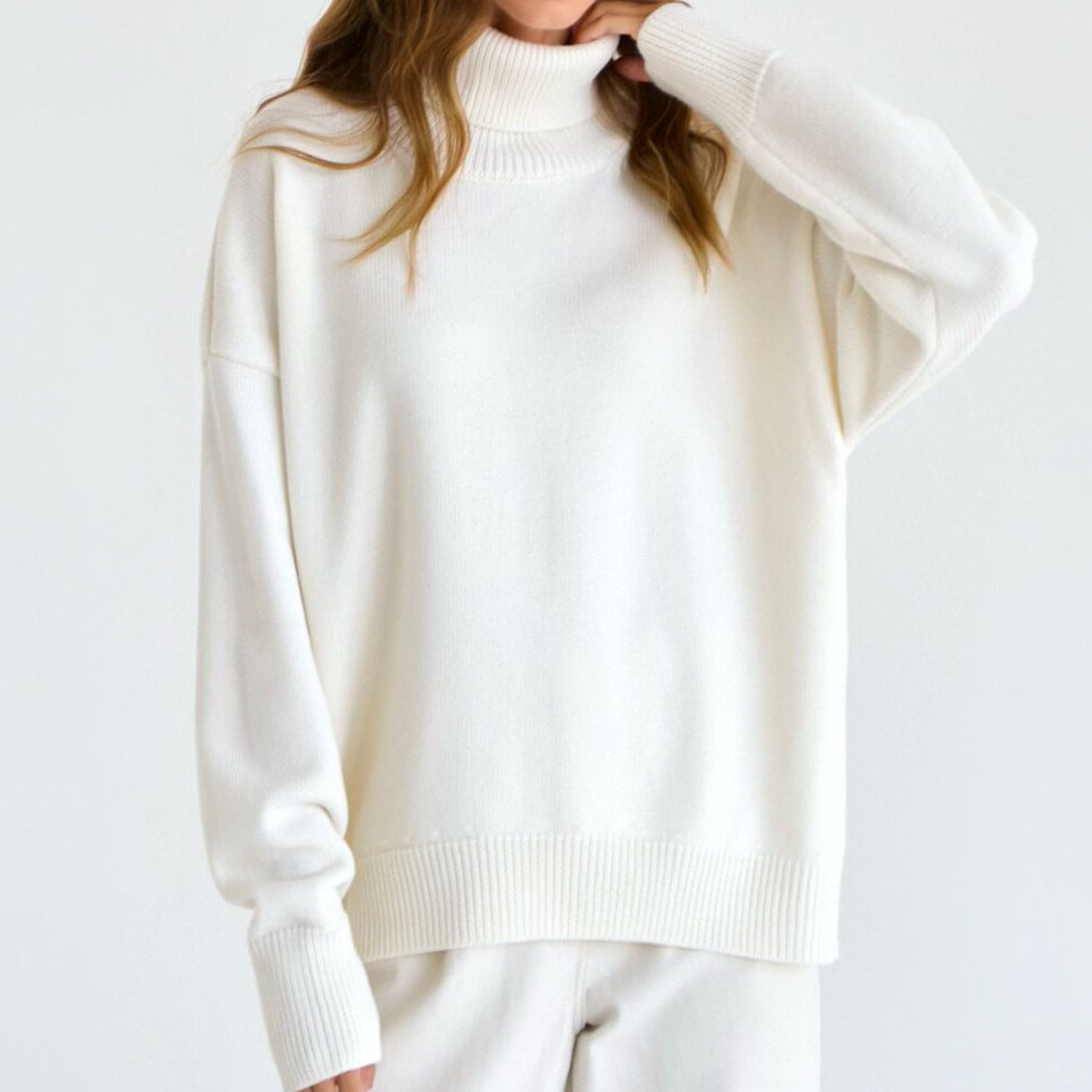 Women's Oversized Turtleneck Sweater in White