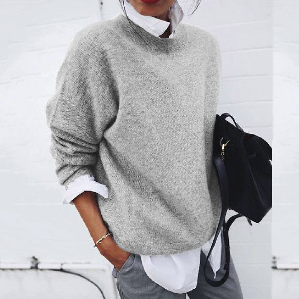 Women's Relaxed Crew Neck Sweater in Grey
