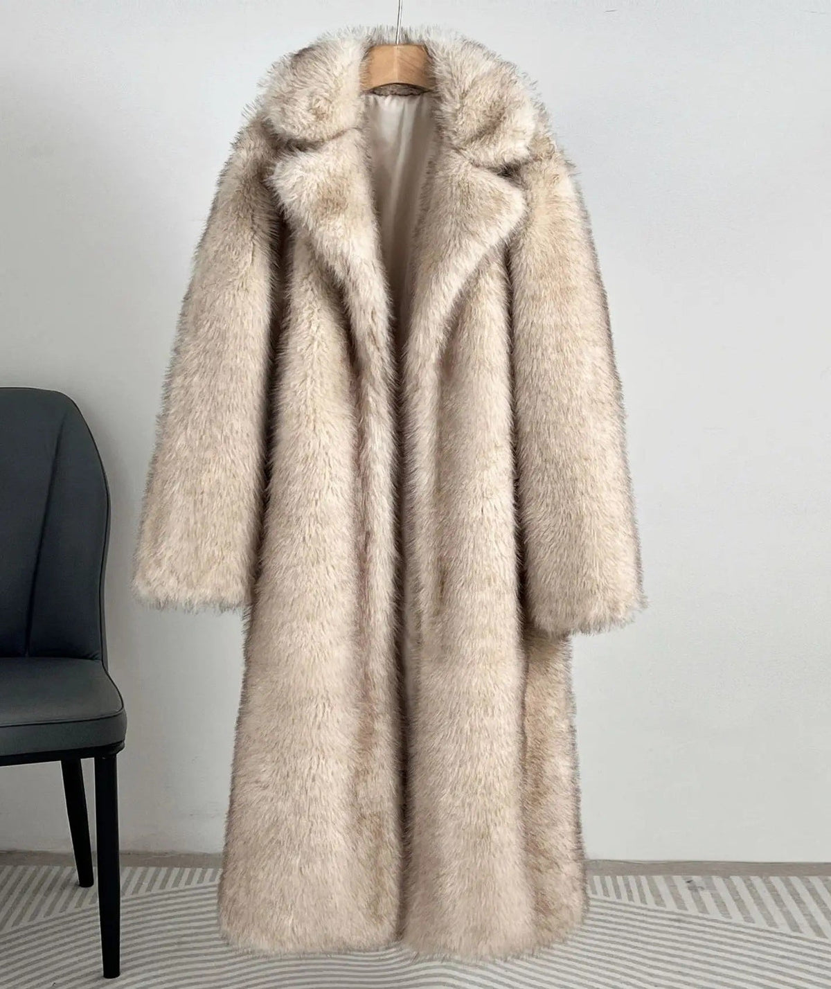 Women's Shaggy Faux Fur Coat in Beige
